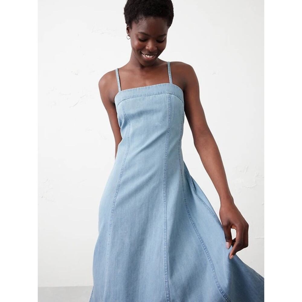 Banana Republic Denim Seamed Midi Dress Light Wash Sundress Size M Summer Casual